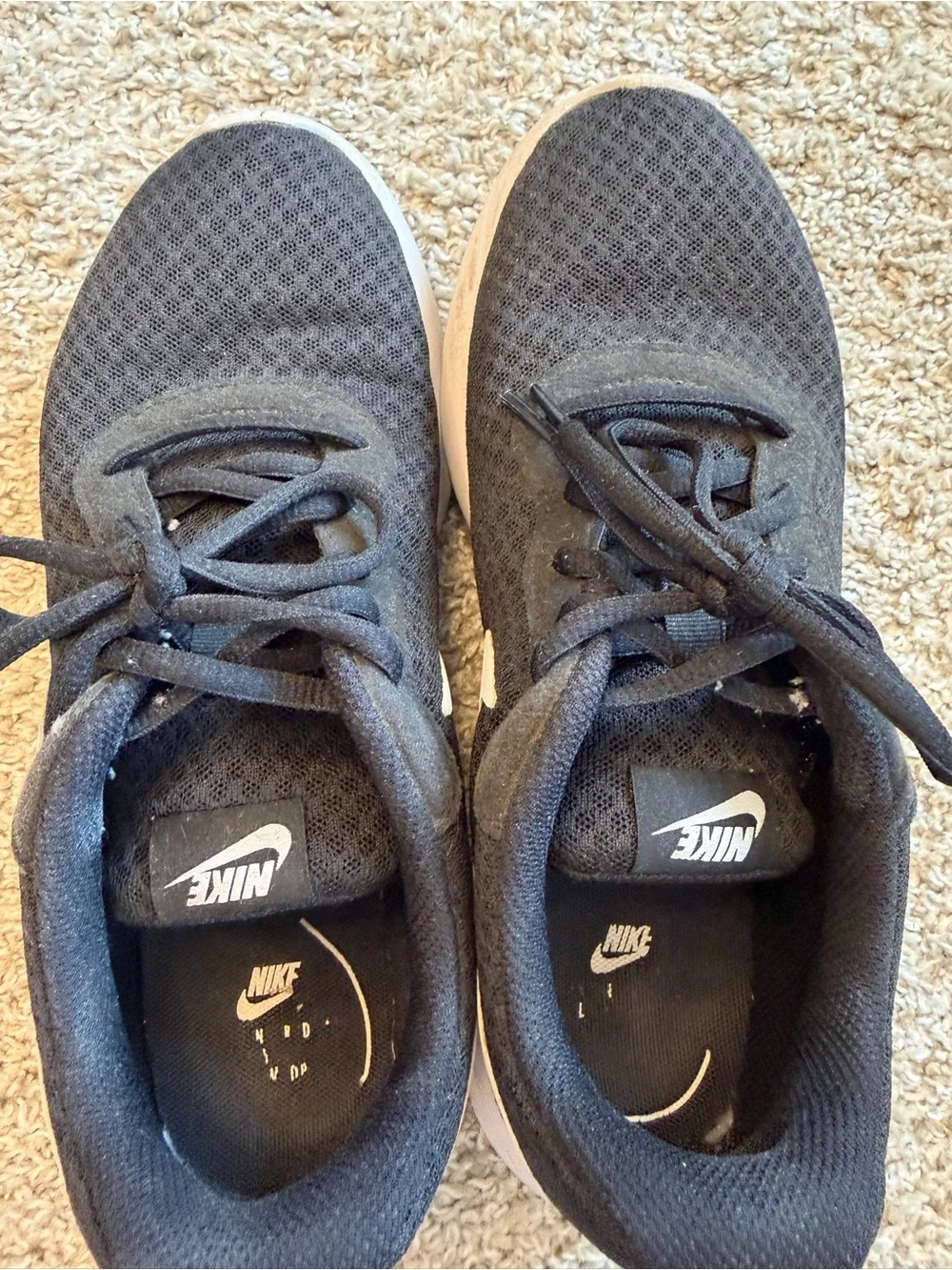 Nike Tanjun Black Mesh Running Shoes with White Soles Women’s 7.5